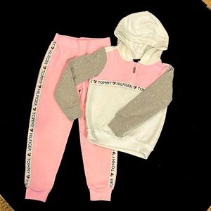 Tommy Hilfiger 2 piece girls sweatsuit